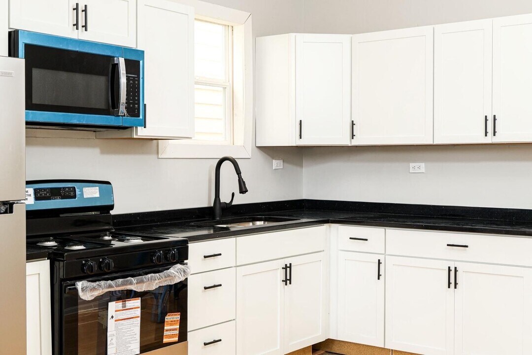 3714 W Cortland St, Unit 1 in Chicago, IL - Foto de edificio