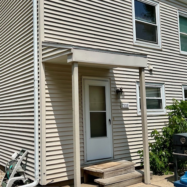 703 Kenwood Rd in Champaign, IL - Building Photo