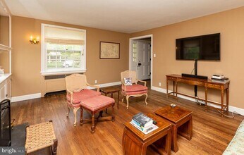 515 Manor Rd in Wynnewood, PA - Building Photo - Building Photo