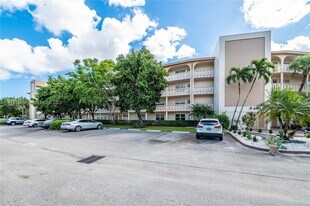 2101 Lucaya Bend in Coconut Creek, FL - Building Photo