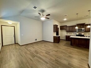 2404 Finesilver Ln in Oklahoma City, OK - Building Photo - Building Photo
