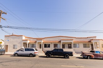 428 W Oliver St in San Pedro, CA - Building Photo - Building Photo