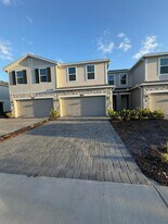 466 Thompson Vlg Ave in Apopka, FL - Building Photo