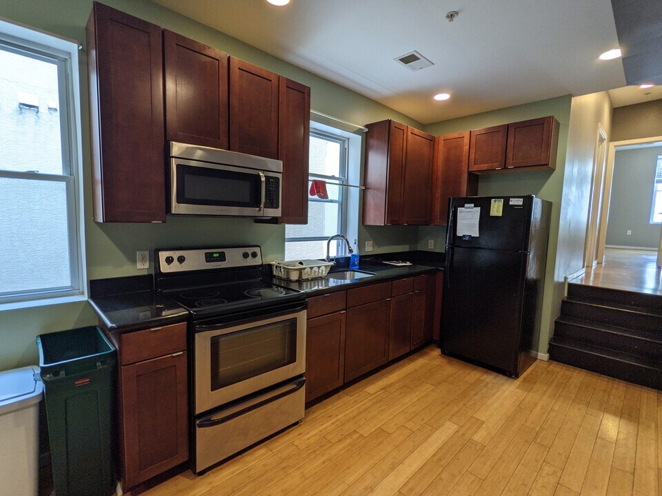 1319 N 15th St, Unit 2 Photo