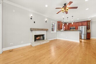 2430 W Iowa St in Chicago, IL - Building Photo - Building Photo