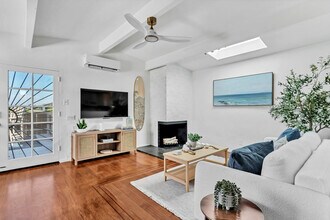 4585 Saratoga Ave in San Diego, CA - Building Photo - Building Photo