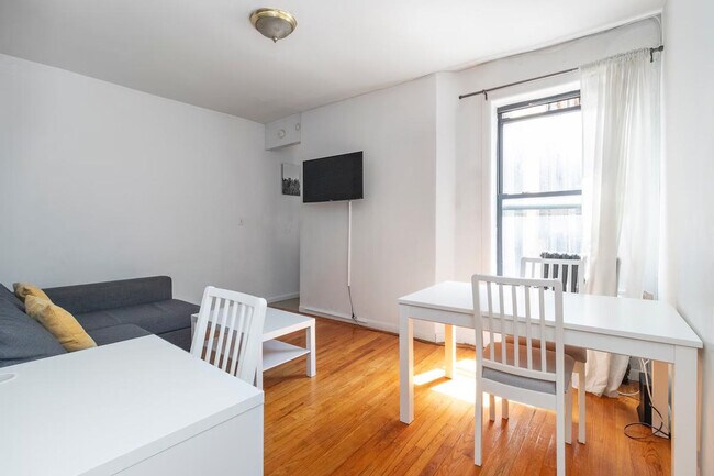 1794 1st Ave in New York, NY - Building Photo - Building Photo