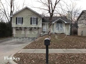 8320 N Allenton Dr, Unit 807 in Kansas City, MO - Building Photo - Building Photo