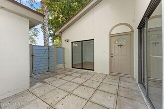 1601 Challenger Ct W in Jacksonville, FL - Building Photo - Building Photo