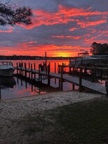 68 N John Sims Pkwy in Valparaiso, FL - Building Photo