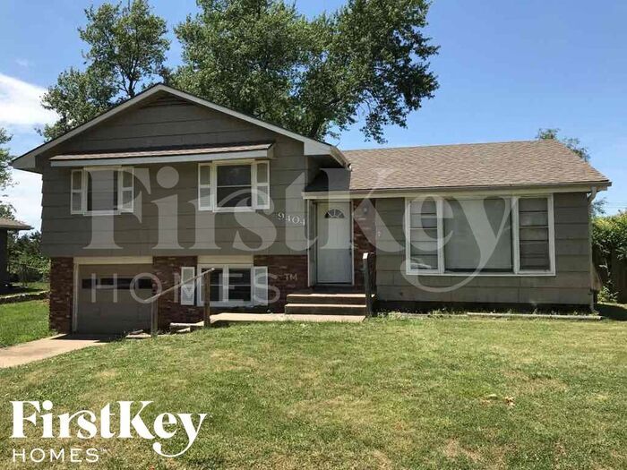 9404 White Ave in Kansas City, MO - Building Photo
