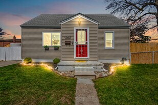22901 Pleasant St in St. Clair Shores, MI - Building Photo