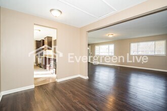 7414 Cedar Knolls Dr in Dayton, OH - Building Photo - Building Photo