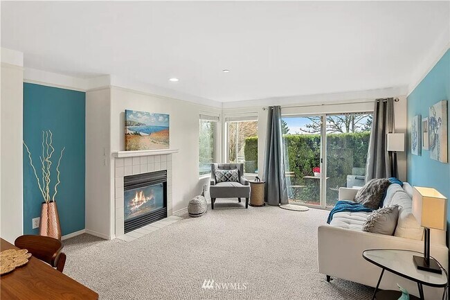15330 Sunwood Blvd in Tukwila, WA - Building Photo - Building Photo