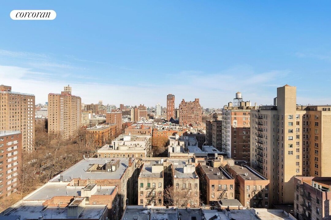 400 Central Prk W in New York, NY - Building Photo