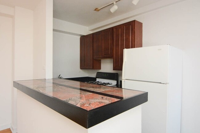 941 W Carmen Ave in Chicago, IL - Foto de edificio - Building Photo