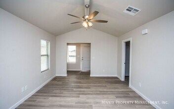 312 E 77th St in Lubbock, TX - Building Photo - Building Photo