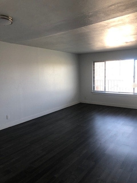 13011 12th Ave SW, Unit 13007-12th Ave. SW. N301 in Burien, WA - Building Photo - Building Photo