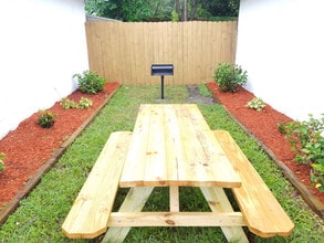 2208 Irene St, Unit SI ID1501434P in Lutz, FL - Foto de edificio - Building Photo