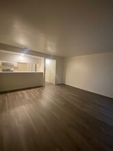 1952 Stine Rd in Bakersfield, CA - Building Photo - Building Photo