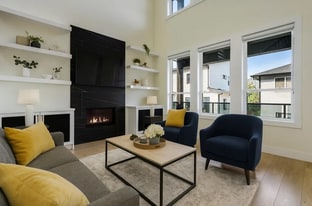 8585 Forest Gate Dr in Chilliwack, BC - Building Photo