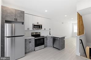 1005 W Orleans St in Philadelphia, PA - Building Photo - Building Photo