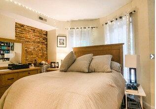 4 Wellington St, Unit 2 in Boston, MA - Building Photo - Building Photo