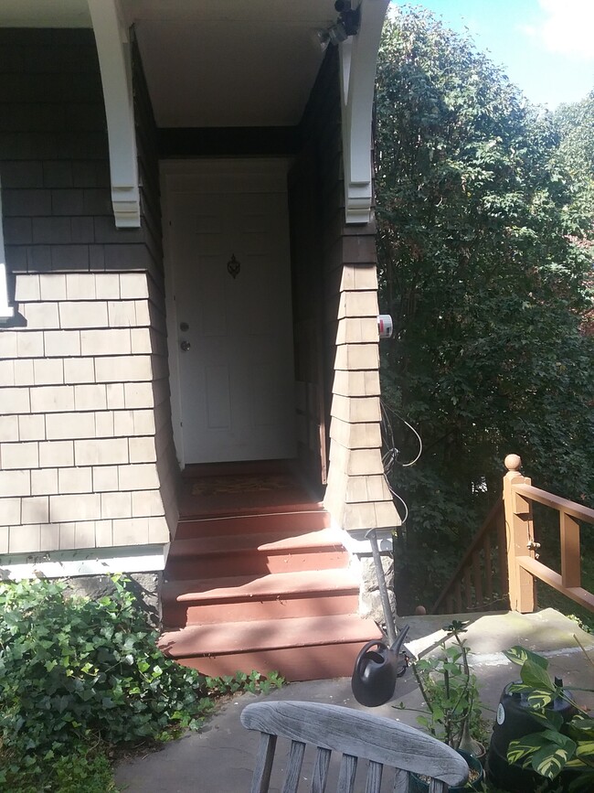 183 Shonnard Ter, Unit 1st floor apt. in Yonkers, NY - Building Photo - Building Photo
