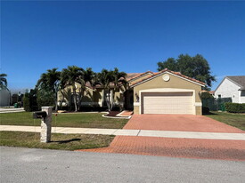 9721 SW 15th Ct in Davie, FL - Building Photo