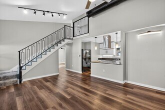 4305 Oak Park Dr in Cottonwood Shores, TX - Building Photo - Building Photo