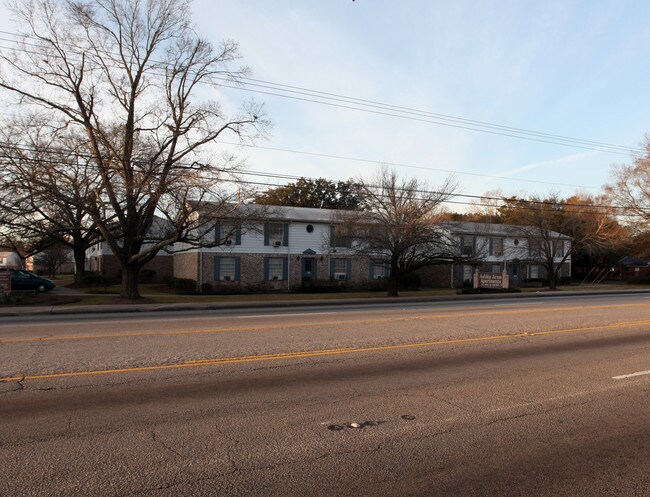 Ashley Arms Apartments in Charleston, SC - Building Photo - Building Photo