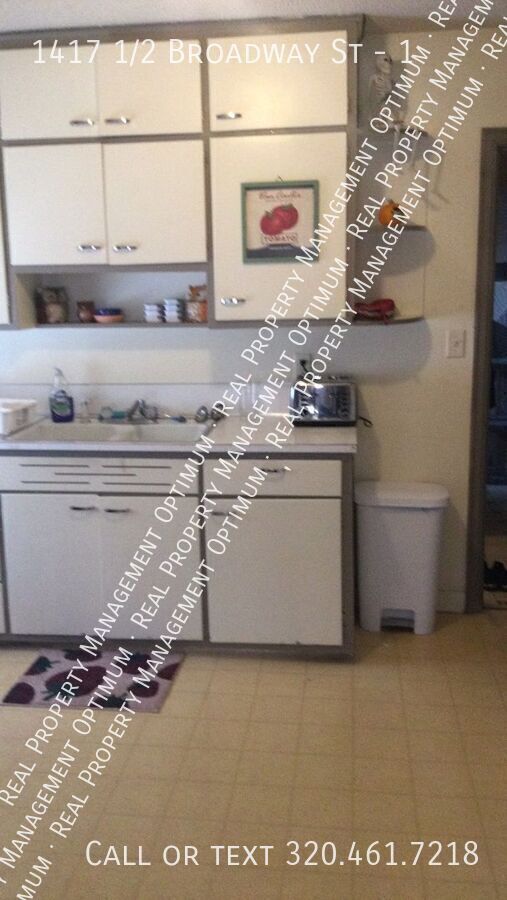 property at 1417 Broadway St