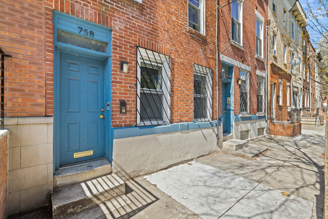 756 S 19th St in Philadelphia, PA - Building Photo - Building Photo