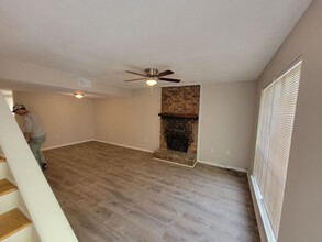 2220 E Victory Dr in Savannah, GA - Building Photo - Building Photo