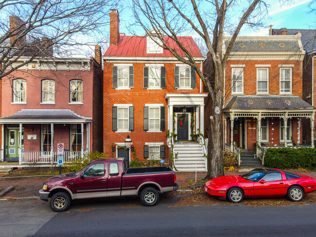 2304 E Broad St in Richmond, VA - Building Photo - Building Photo