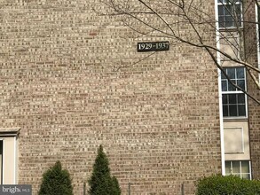 1935 Wilson Ln, Unit 203 in McLean, VA - Building Photo - Building Photo