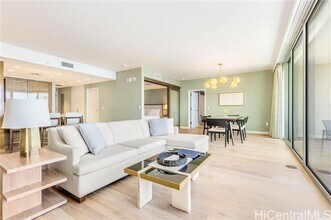 383 Kalaimoku St in Honolulu, HI - Building Photo - Building Photo
