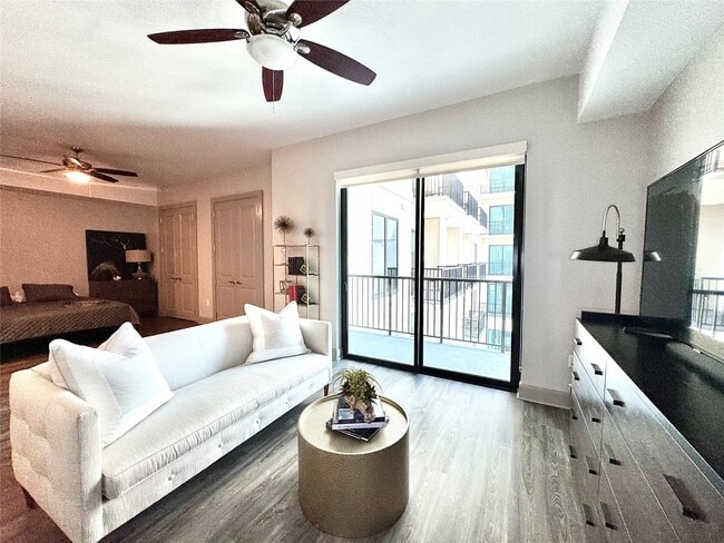 property at 9787 Katy Fwy