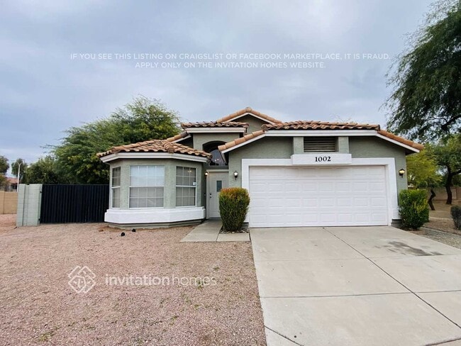 property at 1002 W Chicago Ct