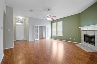 816 Koen Ln in Euless, TX - Building Photo - Building Photo