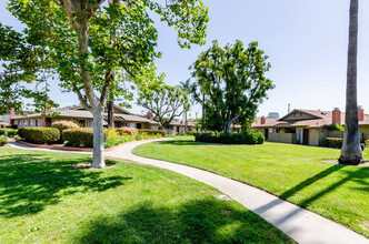 Arroyo Vista Apartments in Garden Grove, CA - Building Photo - Building Photo