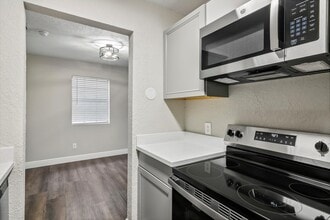 Dowlen Green Apartments in Beaumont, TX - Building Photo - Building Photo