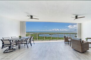 13945 Old Coast Rd in Naples, FL - Building Photo