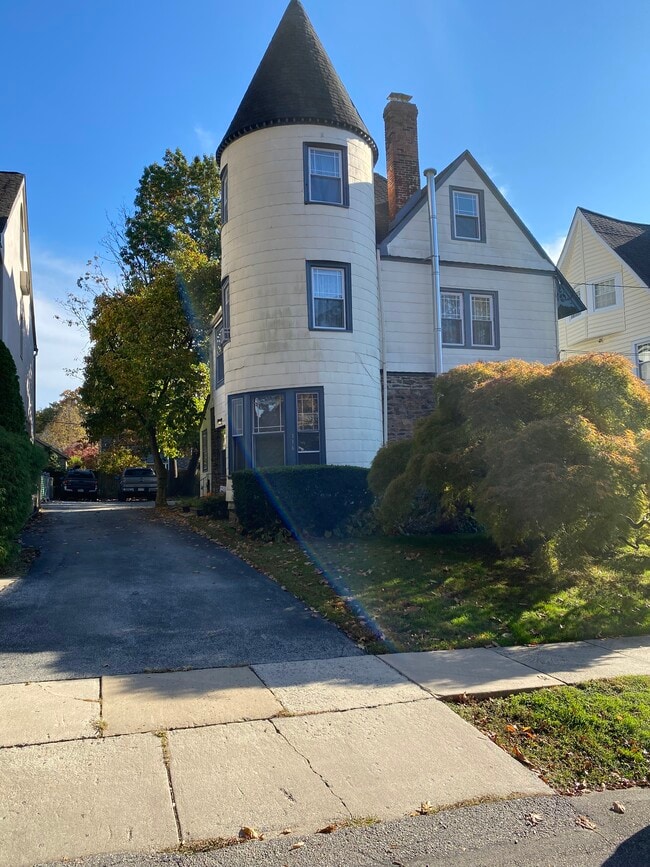 116 Elmwood Ave, Unit #1