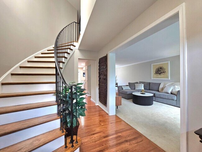 5988 Queenston St in West Springfield, VA - Building Photo - Building Photo