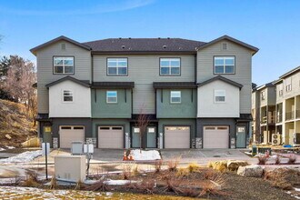 7475 W Swain Ln in Garden City, ID - Building Photo - Building Photo