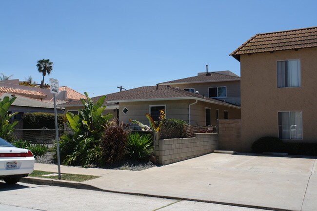 1059 Sapphire St in San Diego, CA - Building Photo - Building Photo