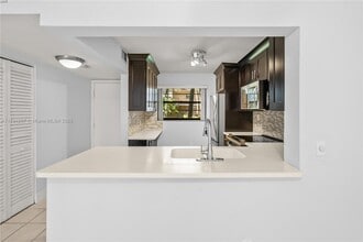10855 SW 112th Ave, Unit 102 in Miami, FL - Building Photo - Building Photo