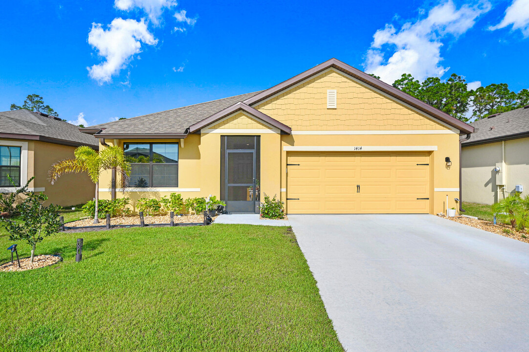 1414 Mineral Lp Dr NW in Palm Bay, FL - Building Photo