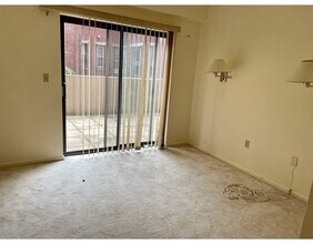 1265 Beacon St, Unit 303 in Brookline, MA - Building Photo - Building Photo